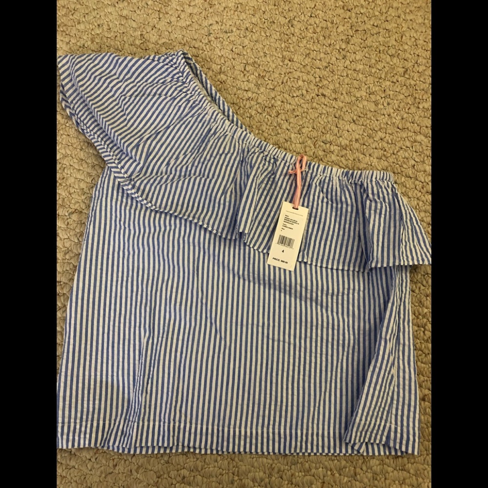 NWT VINEYARD VINES off the shoulder top!!